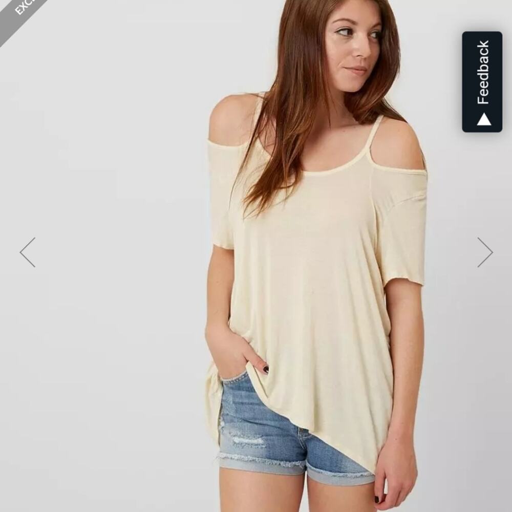 Gimmicks by BKE Buckle Cream Cold Shoulder Open Back Top Size XS New With Tags